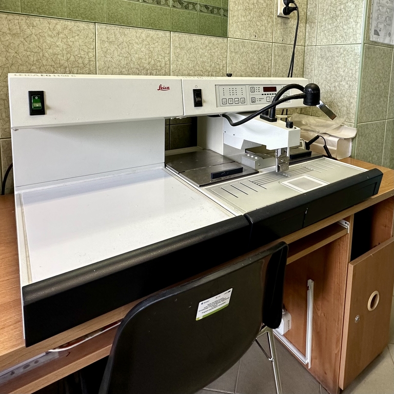 Stacja zatapiająca w parafinie EG1150H, Leica z wyposażeniem dodatkowym